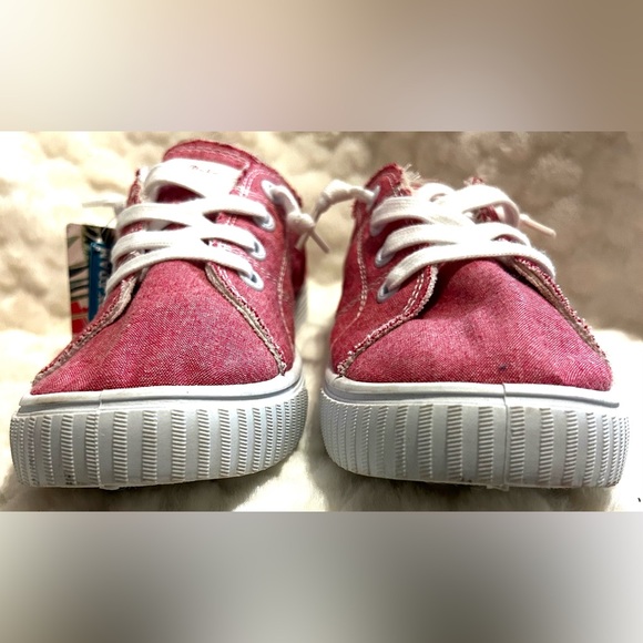 NEW…Tommy Bahama Red Canvas Sneakers women’s size 8.5 - Picture 6 of 13